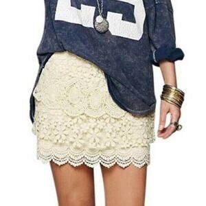 Free People Sz 8 Flower Field Mix Tiered Lace Mini Zip Ivory Boho Festival Skirt
